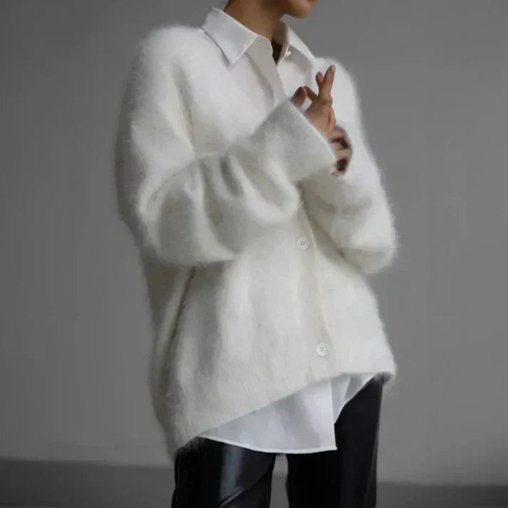 Women's Timeless Elegance Cashmere Loose-Fit Button Jumper