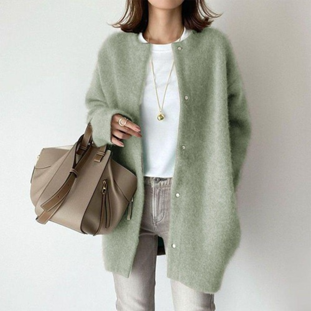 Women’s Warm Winter Cardigan Cozy Relaxed Fit Design