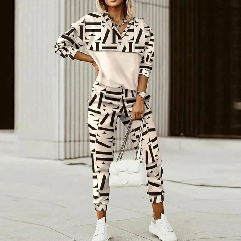 Women’s Casual Zip-Up Tracksuit Set with Statement Print