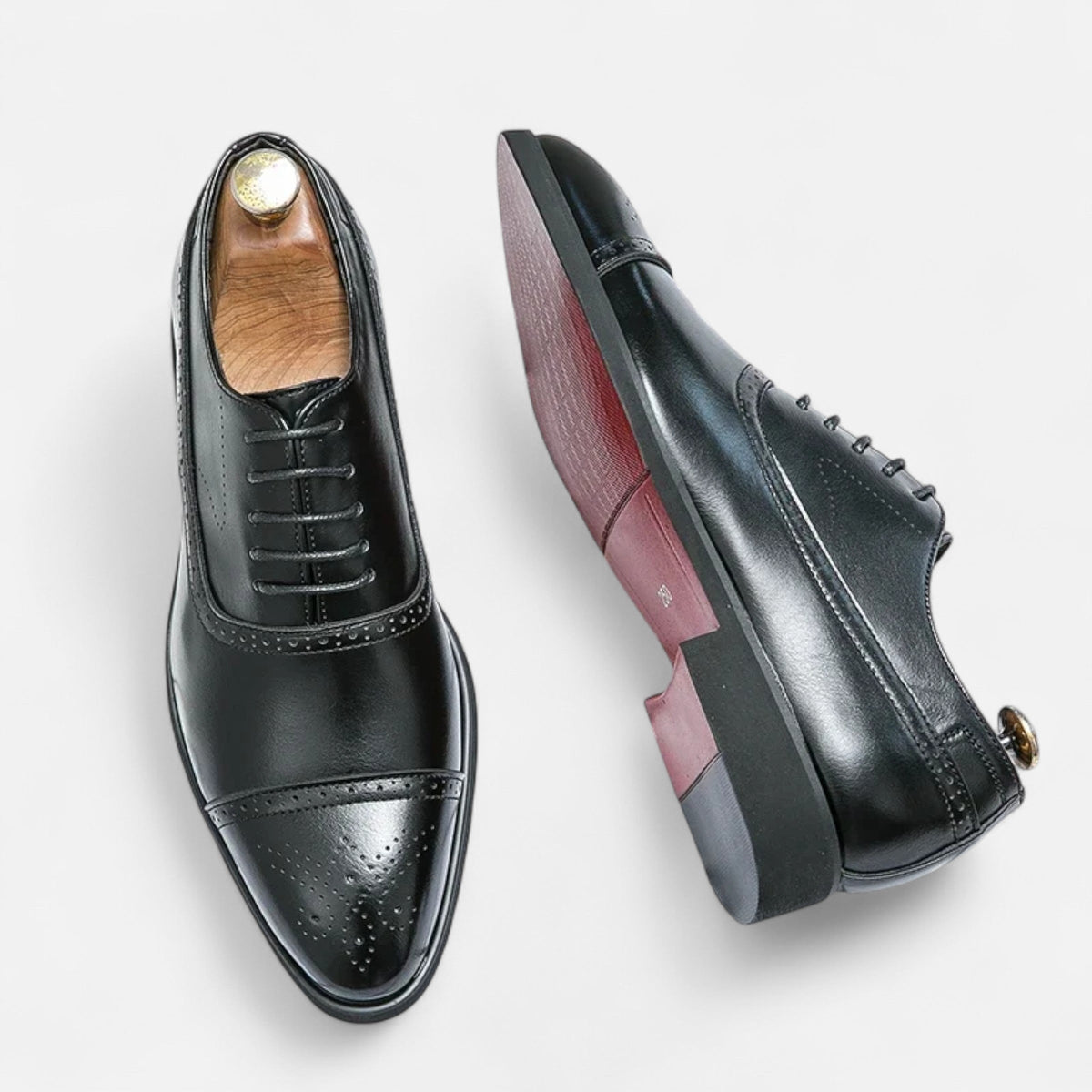 Men’s Retro Elegance Carved Business Formal Shoes